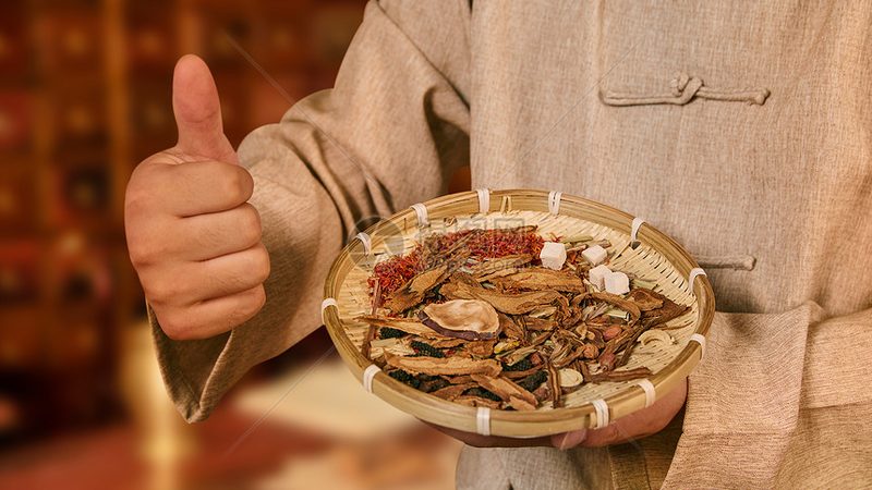 足疗师的一天：收入构成与职业发展**