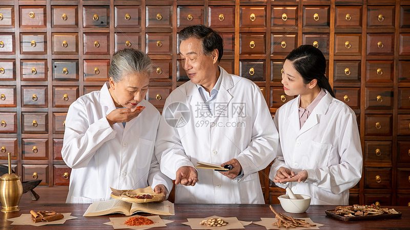 更年期女性，中药调理能否缓解不适？**